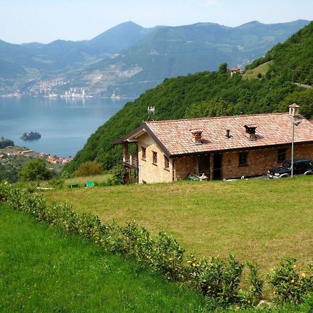 Cozy Chalet At Marone Lake Lombardy With Pool 마로네 외부 사진
